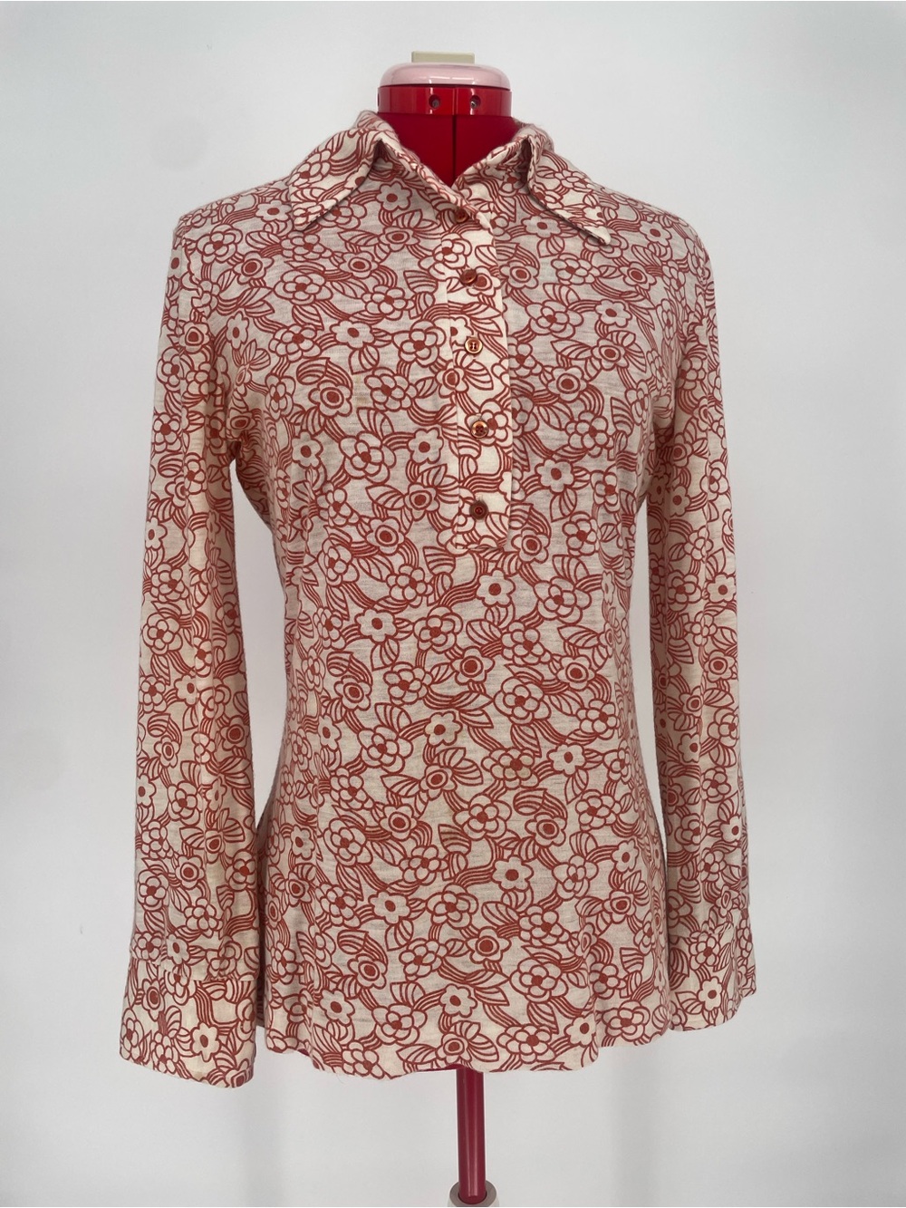 60s 70s Orange & White Mod Floral Outline Print Long Sleeve Dagger Collar Blouse
